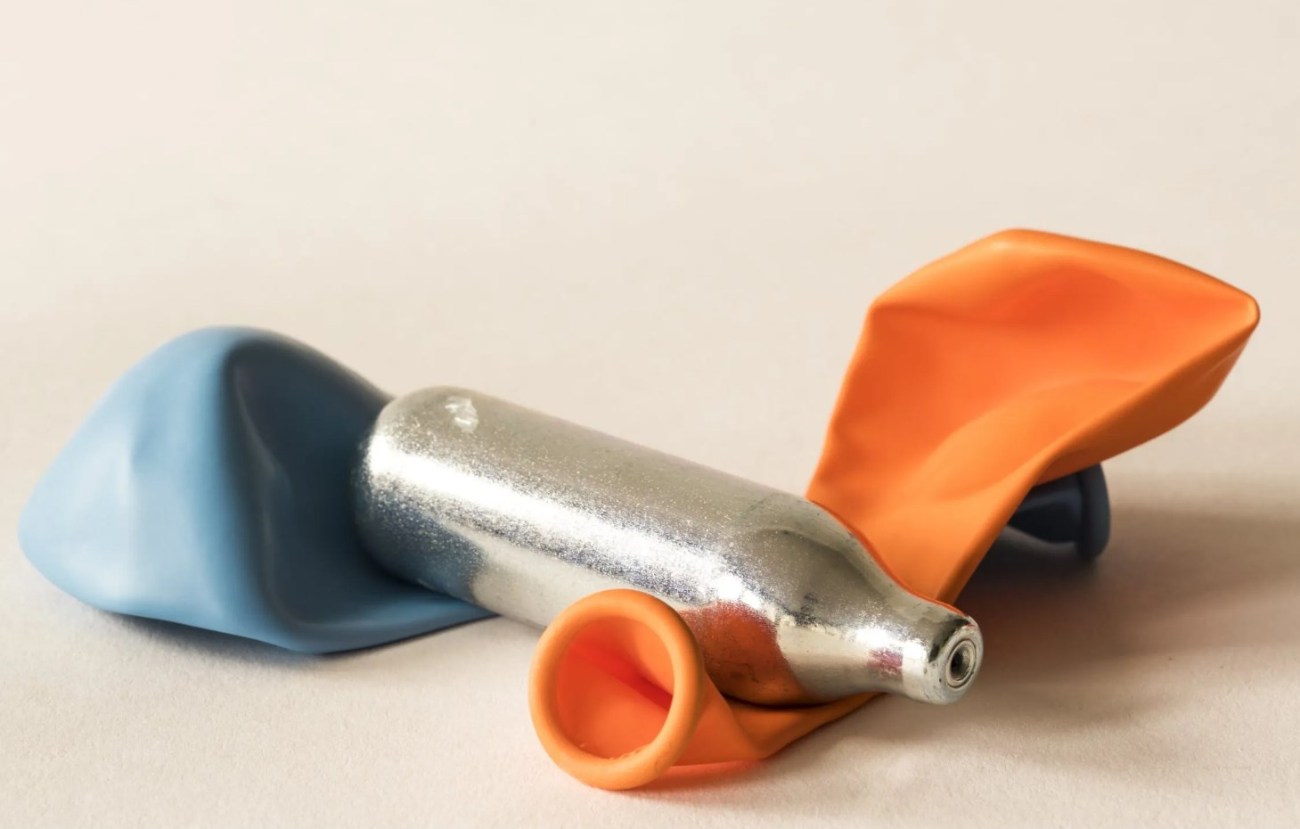 Веселящий газ – баллончик или баллон